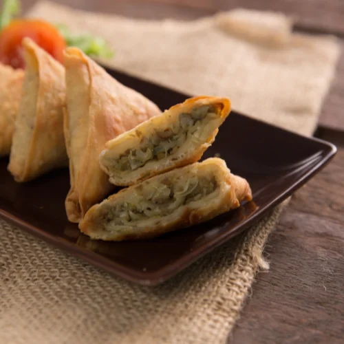 Sambusa with Veggie - Crispy pastry filled with seasoned vegetables